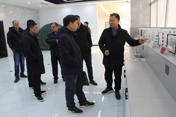 省“万人助万企”活动第八工作组莅临菲律宾亚星光电调研
